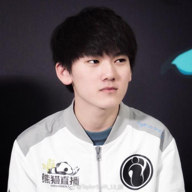 LPL 今天的结果： Anyone's Legend 连续赢得三场比赛，作为A组第一晋级下一轮。 EDward Gaming 明天将面对 LNG Esports 。