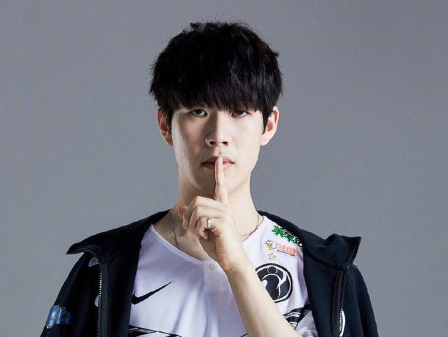 T1 所有玩家轮流赢得多波终局并扳平比分！ T1 1-1 G2