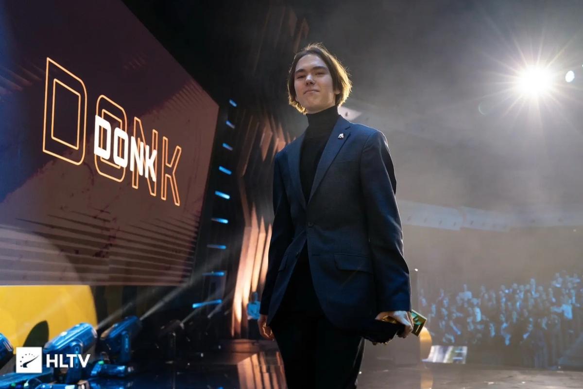 英雄联盟UZI退役，国外LOL圈纷纷祝福